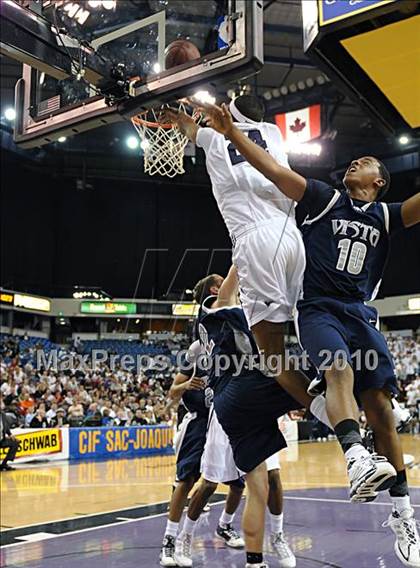 Thumbnail 3 in Sacramento vs. Vista del Lago (CIF SJS D3 Final) photogallery.