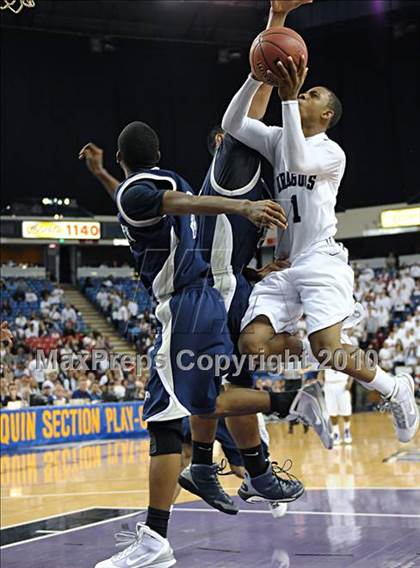 Thumbnail 2 in Sacramento vs. Vista del Lago (CIF SJS D3 Final) photogallery.