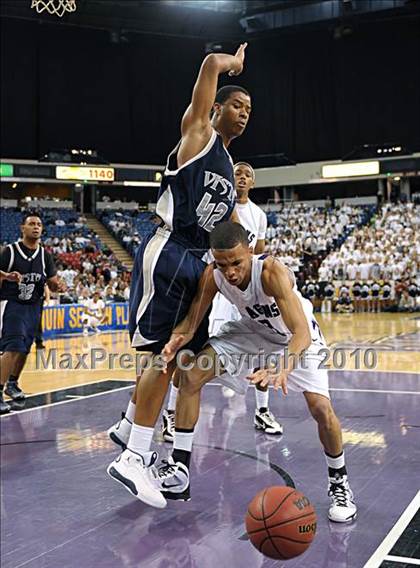 Thumbnail 1 in Sacramento vs. Vista del Lago (CIF SJS D3 Final) photogallery.