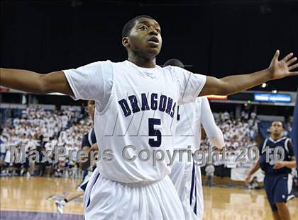 Thumbnail 3 in Sacramento vs. Vista del Lago (CIF SJS D3 Final) photogallery.
