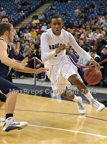 Thumbnail 1 in Sacramento vs. Vista del Lago (CIF SJS D3 Final) photogallery.