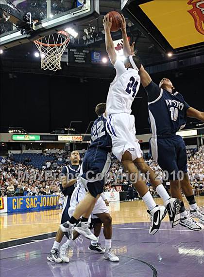 Thumbnail 1 in Sacramento vs. Vista del Lago (CIF SJS D3 Final) photogallery.