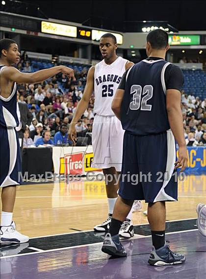 Thumbnail 1 in Sacramento vs. Vista del Lago (CIF SJS D3 Final) photogallery.