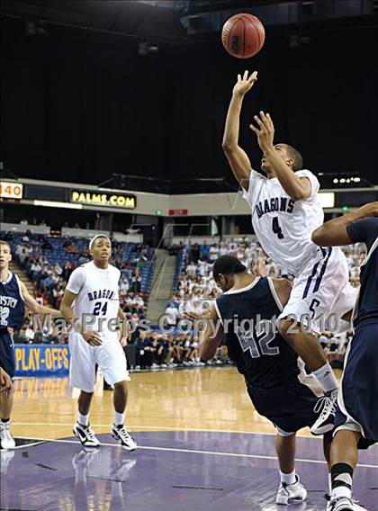 Thumbnail 3 in Sacramento vs. Vista del Lago (CIF SJS D3 Final) photogallery.