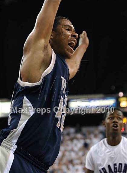 Thumbnail 2 in Sacramento vs. Vista del Lago (CIF SJS D3 Final) photogallery.