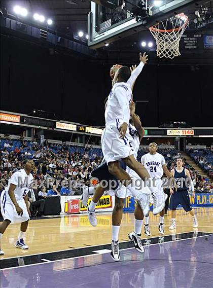 Thumbnail 2 in Sacramento vs. Vista del Lago (CIF SJS D3 Final) photogallery.