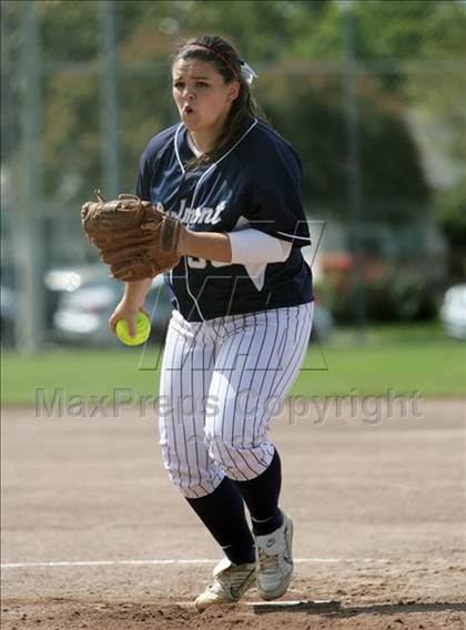 Thumbnail 3 in Gilroy vs. Carlmont (CIF CCS D1 Playoffs) photogallery.
