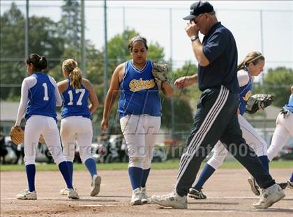 Thumbnail 2 in Gilroy vs. Carlmont (CIF CCS D1 Playoffs) photogallery.