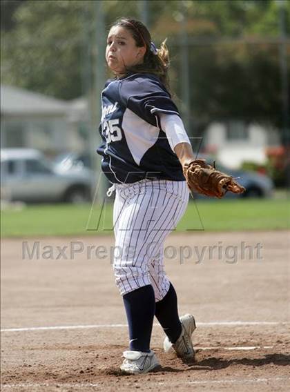 Thumbnail 2 in Gilroy vs. Carlmont (CIF CCS D1 Playoffs) photogallery.