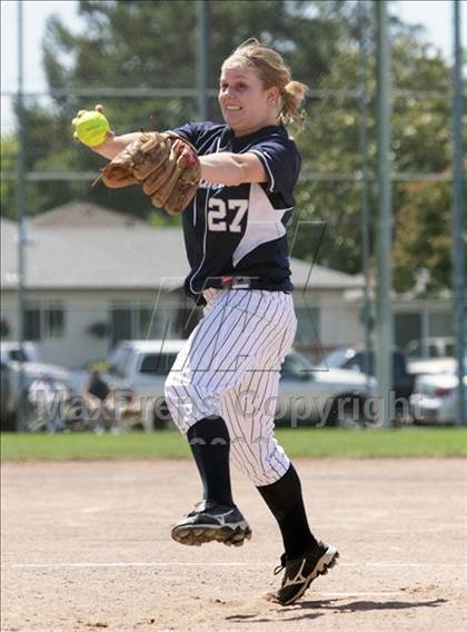 Thumbnail 2 in Gilroy vs. Carlmont (CIF CCS D1 Playoffs) photogallery.