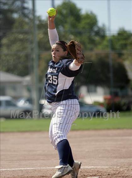 Thumbnail 1 in Gilroy vs. Carlmont (CIF CCS D1 Playoffs) photogallery.