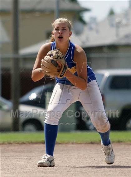 Thumbnail 3 in Gilroy vs. Carlmont (CIF CCS D1 Playoffs) photogallery.