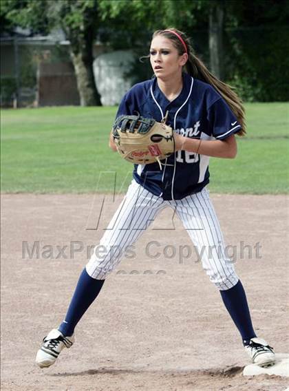 Thumbnail 1 in Gilroy vs. Carlmont (CIF CCS D1 Playoffs) photogallery.