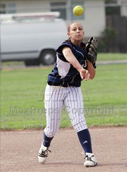 Thumbnail 3 in Gilroy vs. Carlmont (CIF CCS D1 Playoffs) photogallery.