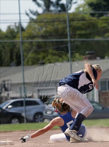 Thumbnail 2 in Gilroy vs. Carlmont (CIF CCS D1 Playoffs) photogallery.