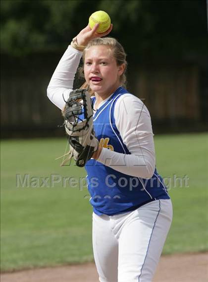 Thumbnail 2 in Gilroy vs. Carlmont (CIF CCS D1 Playoffs) photogallery.