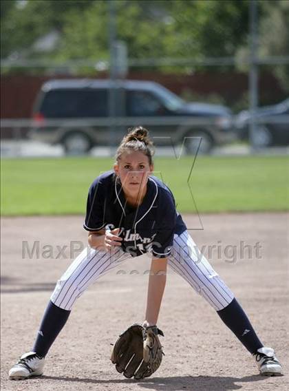 Thumbnail 1 in Gilroy vs. Carlmont (CIF CCS D1 Playoffs) photogallery.