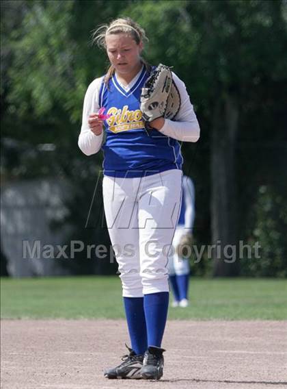 Thumbnail 2 in Gilroy vs. Carlmont (CIF CCS D1 Playoffs) photogallery.