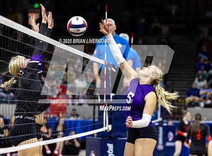 Thumbnail 3 in Bayfield vs. Stargate School (CHSAA 3A First Round) photogallery.