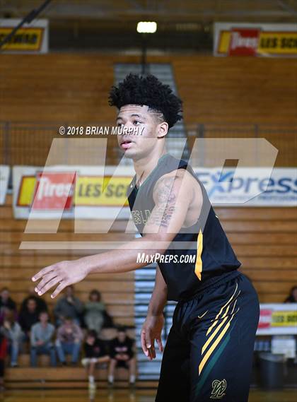 Thumbnail 3 in Mater Dei vs West Linn (Les Schwab Invitational) photogallery.