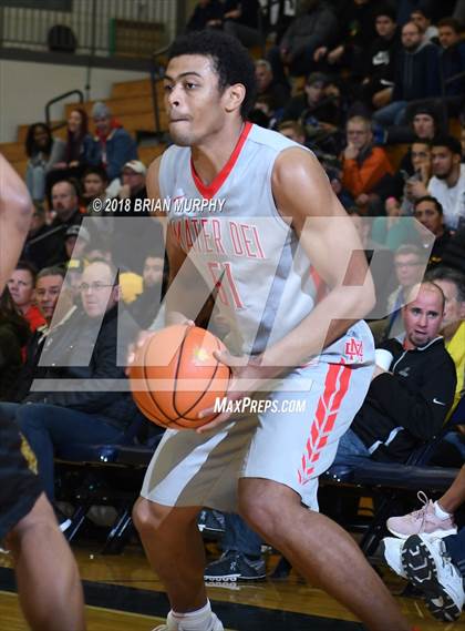 Thumbnail 2 in Mater Dei vs West Linn (Les Schwab Invitational) photogallery.