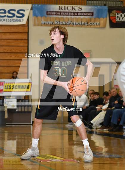 Thumbnail 3 in Mater Dei vs West Linn (Les Schwab Invitational) photogallery.