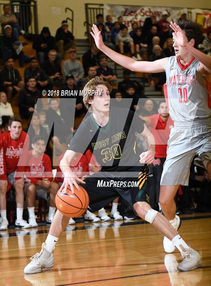 Thumbnail 1 in Mater Dei vs West Linn (Les Schwab Invitational) photogallery.