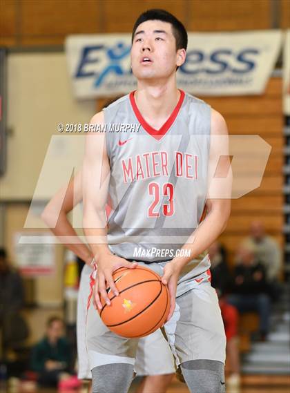 Thumbnail 3 in Mater Dei vs West Linn (Les Schwab Invitational) photogallery.
