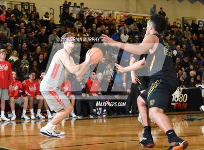 Thumbnail 2 in Mater Dei vs West Linn (Les Schwab Invitational) photogallery.