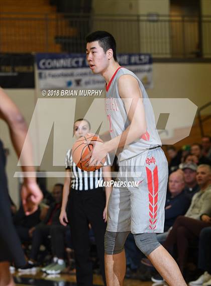 Thumbnail 2 in Mater Dei vs West Linn (Les Schwab Invitational) photogallery.