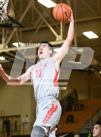 Thumbnail 1 in Mater Dei vs West Linn (Les Schwab Invitational) photogallery.