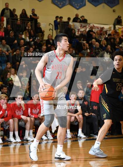 Thumbnail 3 in Mater Dei vs West Linn (Les Schwab Invitational) photogallery.