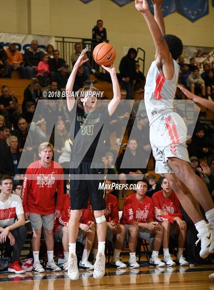 Thumbnail 2 in Mater Dei vs West Linn (Les Schwab Invitational) photogallery.