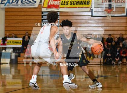 Thumbnail 2 in Mater Dei vs West Linn (Les Schwab Invitational) photogallery.