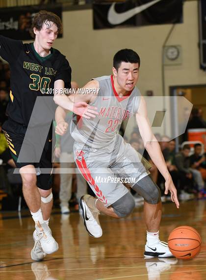 Thumbnail 3 in Mater Dei vs West Linn (Les Schwab Invitational) photogallery.