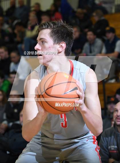 Thumbnail 2 in Mater Dei vs West Linn (Les Schwab Invitational) photogallery.