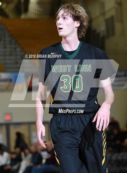 Thumbnail 2 in Mater Dei vs West Linn (Les Schwab Invitational) photogallery.