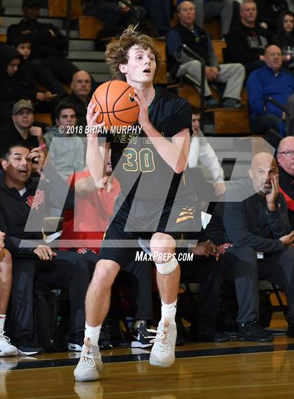 Thumbnail 1 in Mater Dei vs West Linn (Les Schwab Invitational) photogallery.