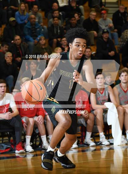Thumbnail 3 in Mater Dei vs West Linn (Les Schwab Invitational) photogallery.