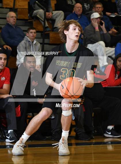 Thumbnail 3 in Mater Dei vs West Linn (Les Schwab Invitational) photogallery.
