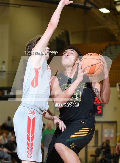 Thumbnail 3 in Mater Dei vs West Linn (Les Schwab Invitational) photogallery.