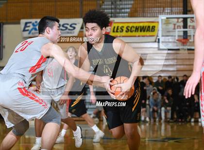 Thumbnail 1 in Mater Dei vs West Linn (Les Schwab Invitational) photogallery.