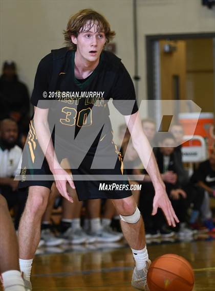 Thumbnail 3 in Mater Dei vs West Linn (Les Schwab Invitational) photogallery.