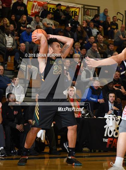 Thumbnail 1 in Mater Dei vs West Linn (Les Schwab Invitational) photogallery.