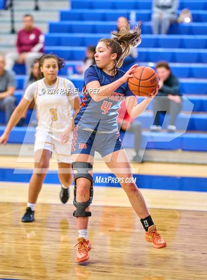 Thumbnail 1 in Summer Creek vs. Brandeis (McDonald's Texas Invitational) photogallery.