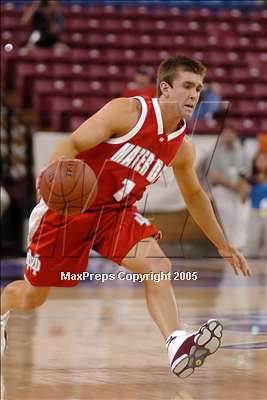Thumbnail 3 in Mater Dei vs. Oak Ridge (State D2 Final) #1 photogallery.