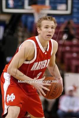 Thumbnail 2 in Mater Dei vs. Oak Ridge (State D2 Final) #1 photogallery.