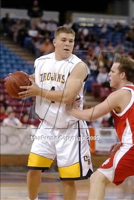 Thumbnail 3 in Mater Dei vs. Oak Ridge (State D2 Final) #1 photogallery.
