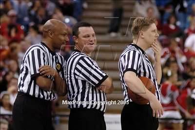 Thumbnail 3 in Mater Dei vs. Oak Ridge (State D2 Final) #1 photogallery.