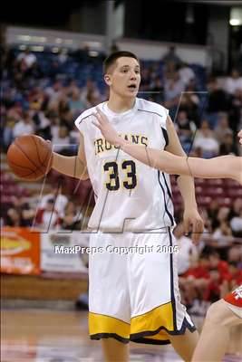 Thumbnail 2 in Mater Dei vs. Oak Ridge (State D2 Final) #1 photogallery.